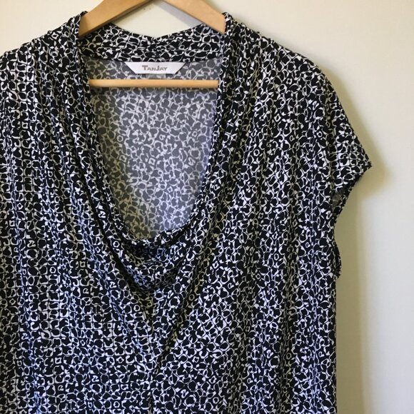B&W Modular Cell Wall Net Print Stretchy Cascade-Neck Cap Sleeve Top - Picture 4 of 16